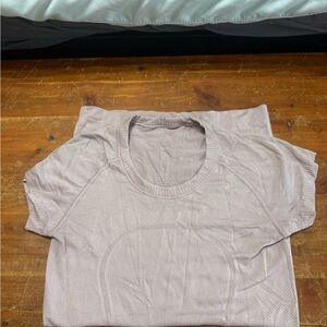 Lululemon Light Purple/Mauve Short Sleeve Swiftly
